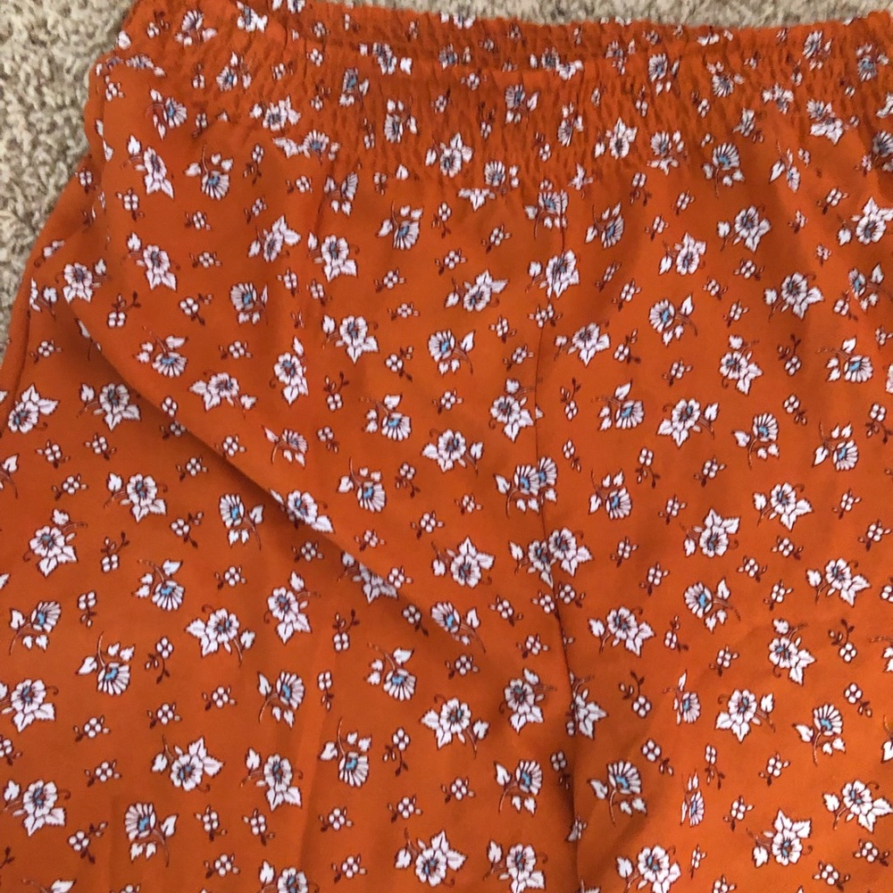 Flowy Patterned Pants - Picture 3 of 4